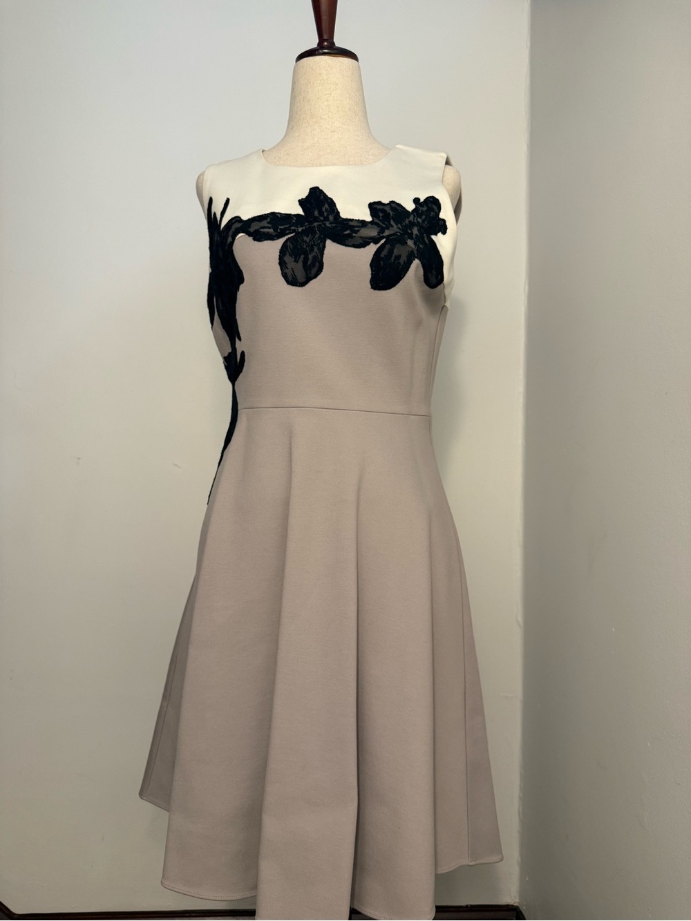 Halston Heritage Taupe and White Dress with Black Floral Appliqué. Knee length